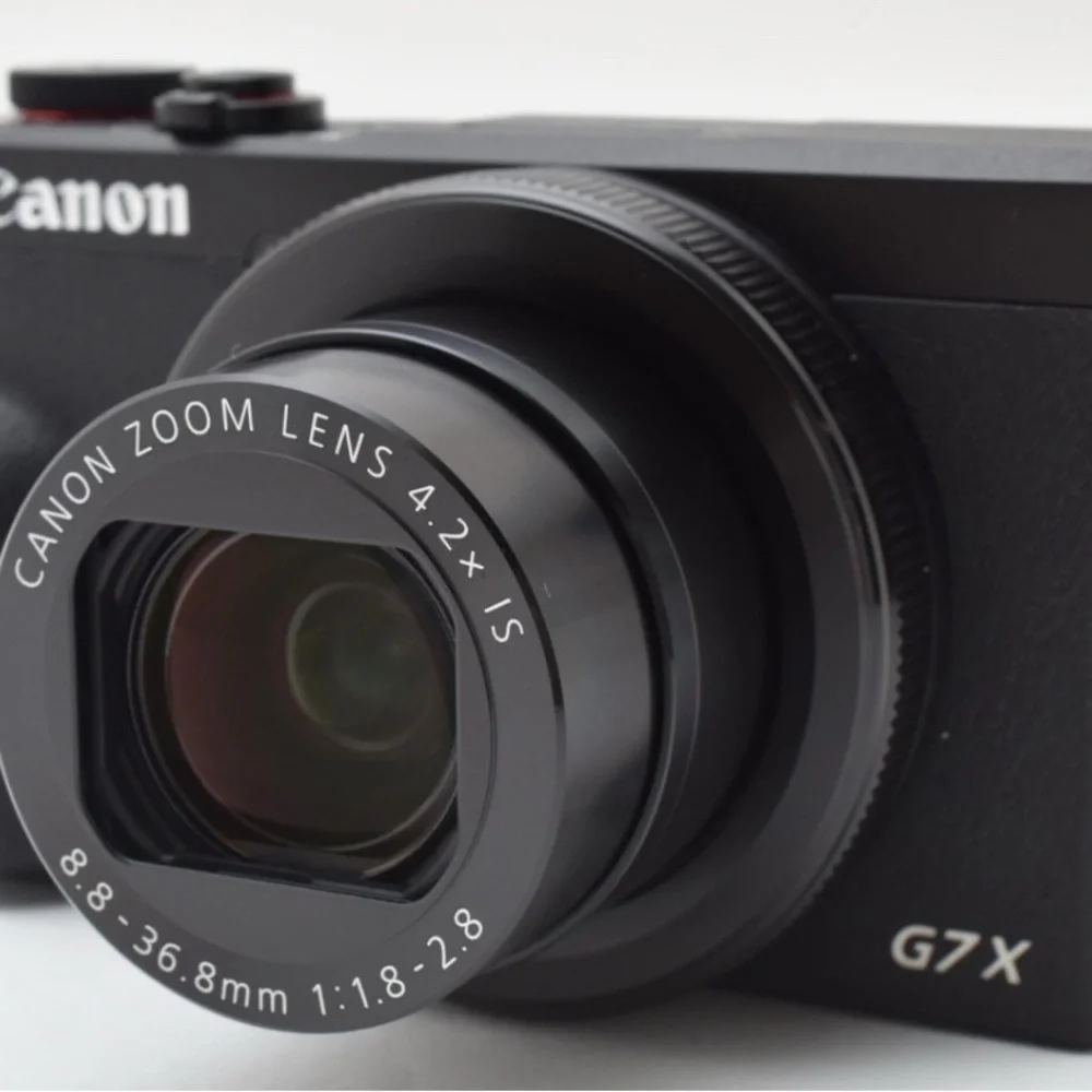 Canon PowerShot G7 X Mark III Box in White and Black
